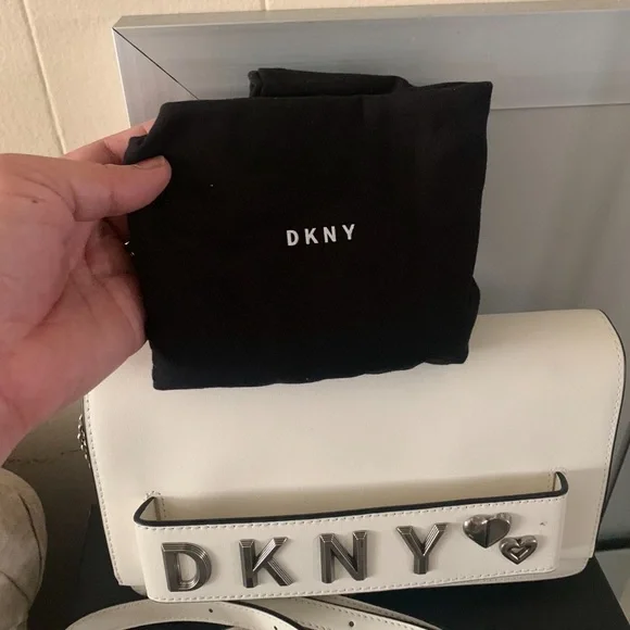 DKNY CROSSBODY BAG 🎄💕 - Picture 2 of 4